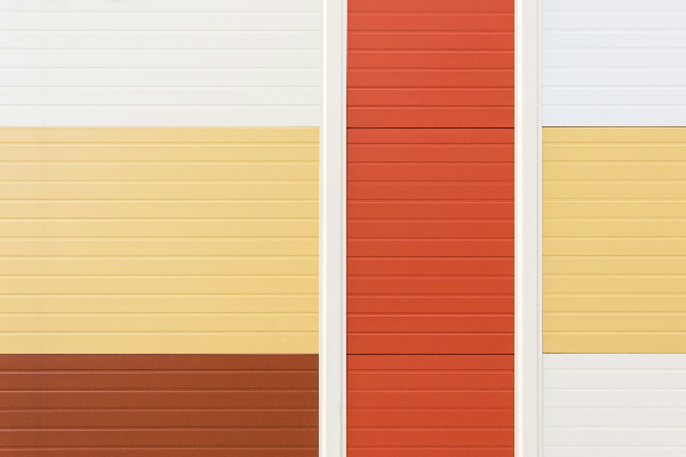 Comparison chart of HubSpot Free vs. Paid features